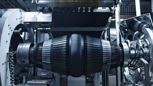 机器人轮胎制造机在现代制造冲压橡胶带14秒视频