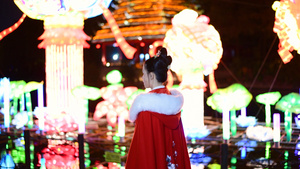 深圳锦绣中华民俗自贡灯会与古装少女4K22秒视频