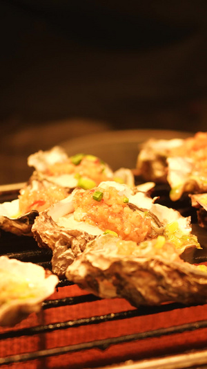 海边城市宵夜美食特色中式小吃水产海鲜烧烤制作过程素材小吃素材44秒视频