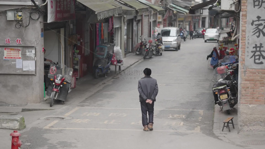 4k人文街景老人背影孤独伤感意境视频