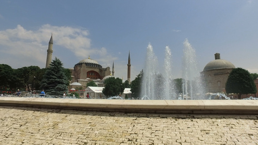 伊斯坦布尔岛和喷泉在一个美丽的夏日火鸡视频