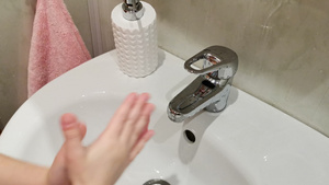 每天经常洗手是预防4k的好办法9秒视频
