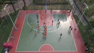 中小学校园篮球训练活动18秒视频