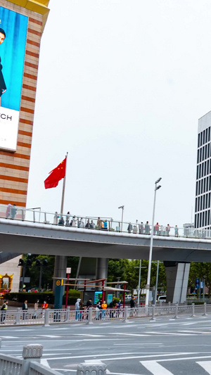 移动延时上海东方明珠环球广场车流15秒视频