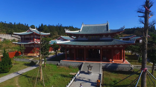 航拍寺庙宫殿 建筑树木视频