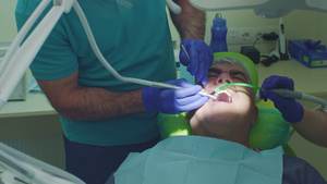 牙齿类治疗13秒视频