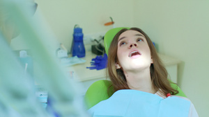 牙科诊所补11秒视频
