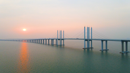 4K航拍落日跨海大桥视频
