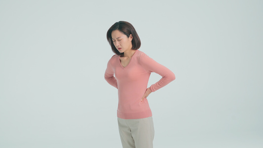 4K女性腰酸背痛视频