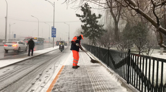 下雪扫雪4k【该编辑类视频无肖像权，不建议商用】视频