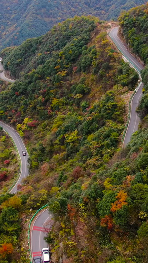 航拍蜿蜒曲折的盘山公路视频交通运输60秒视频