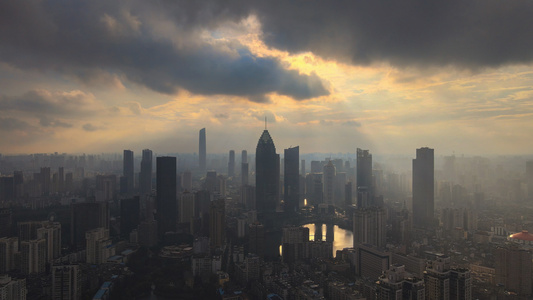 航拍城市风光夕阳落日晚霞余晖城市天际线金融商务中心地标城市素材视频