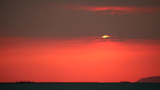 日落后月光阴云渔船过时失效视频