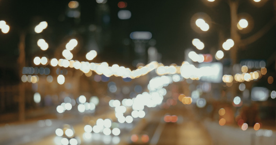 大城市的夜间交通灯灯视频