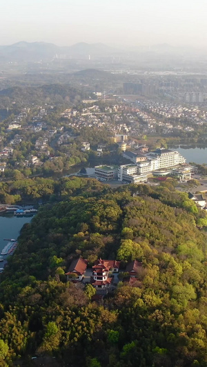 航拍天目湖风景区与天目湖小镇全景视频生态旅游67秒视频