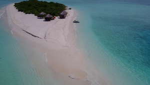 蓝绿色环礁日出后有白色沙子背景的蓝绿环礁外观海岸线13秒视频