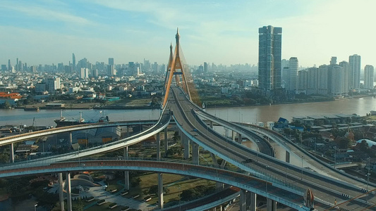 Bangkokthailand的bhumibol桥视频