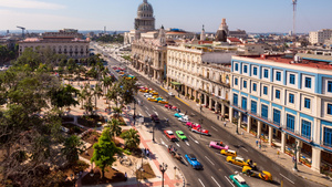 古巴哈瓦那城市交通11秒视频