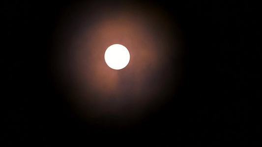 夜空和云传递的月亮满橙色月光1视频