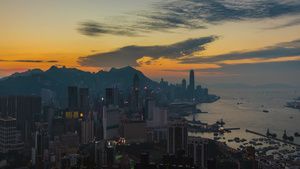 香港港口的天际线和交通延时13秒视频
