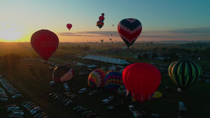 清晨热气球节的空中风景18秒视频