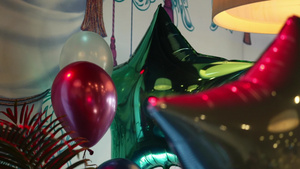 节日派对的装饰品很多气球18秒视频