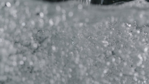水下形成的水泡30秒视频