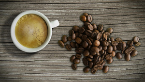 咖啡杯和咖啡豆10秒视频