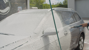 女司机自己洗车12秒视频