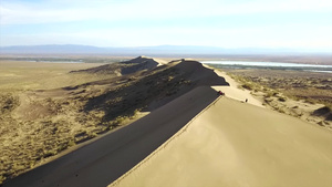 卡扎赫斯坦巨大的沙丘9秒视频