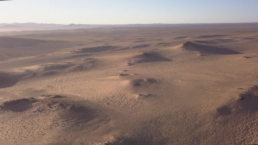 清晨有沙丘的沙沙沙漠天空视频