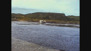 1968年统一王国3号河上的驳船10秒视频