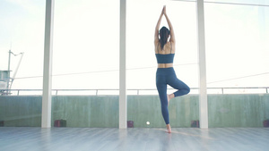 4K女生锻炼瑜伽13秒视频
