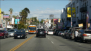 洛杉矶市中心的街道上汽车驶过14秒视频