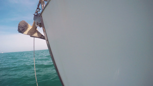 一艘在地中海海域航行的帆船12秒视频