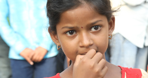 印度贫穷的年轻女孩7秒视频