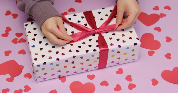 情人节包装礼物盒视频
