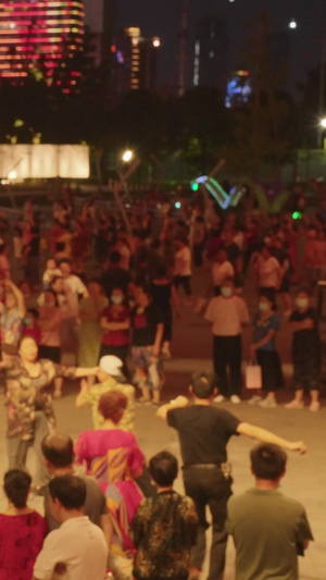 【该视频无肖像权，请勿商用】城市居家生活休闲娱乐广场上跳舞健身人流素材舞蹈素材61秒视频