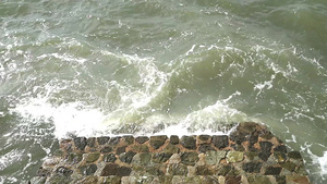 暴风季节海面的石阶22秒视频