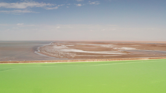 绿色盐湖天然湖底背景视频