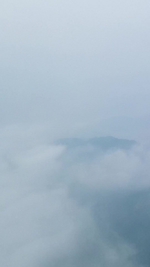 航拍延时春雨绵绵大山深处山间云雾缭绕北纬30度8秒视频