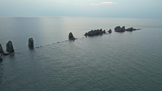 大连瓦房店海边岩石排石航拍视频