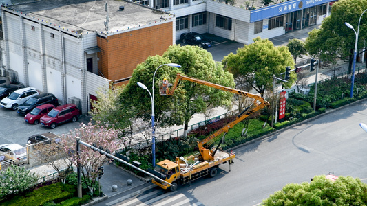 城市街头公共设施路灯维修加速视频视频