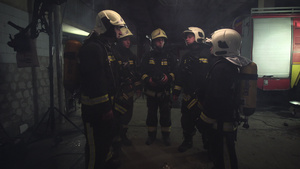 消防员执行任务9秒视频