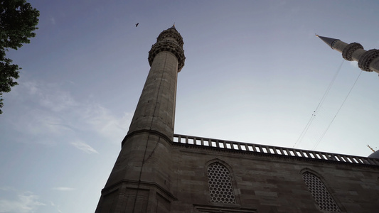 位于伊斯坦布尔岛的清真寺尖塔视频