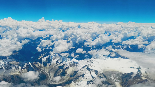 航拍高原冰川雪山山峰[冰舌]视频