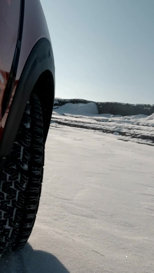 实拍第一视角GOPRO运动相机拍摄汽车轮胎雪地漂移幻灯片21秒视频