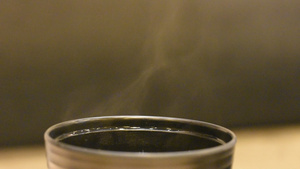杯子里的热水冒烟20秒视频