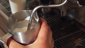 咖啡师做的牛奶咖啡9秒视频