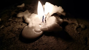 深水蜡烛点燃了深地瓦利这是朝廷灯光节有选择性地以蜡烛11秒视频